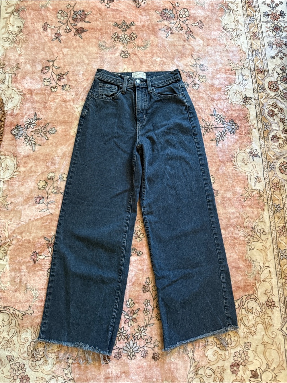 Universal Thread Black Wide Leg High-Rise Jeans with Raw Hem